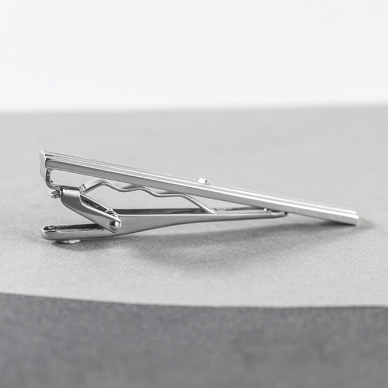 Brushed Metal Diamond Tie Bar