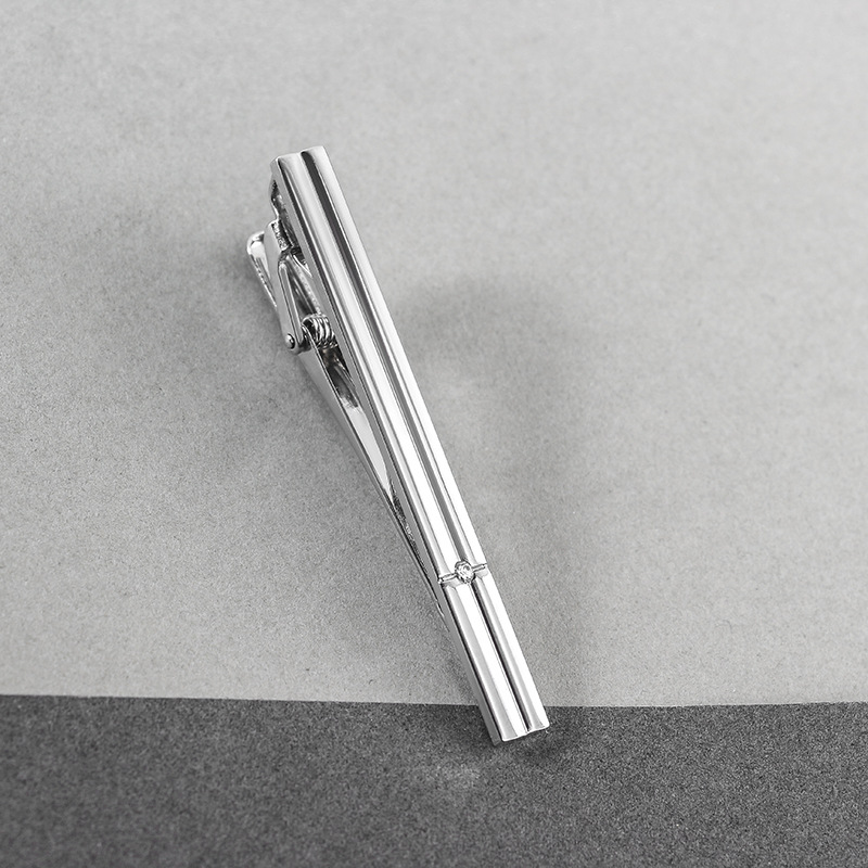 Brushed Metal Diamond Tie Bar