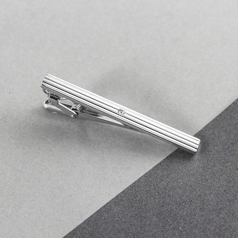 Brushed Metal Diamond Tie Bar