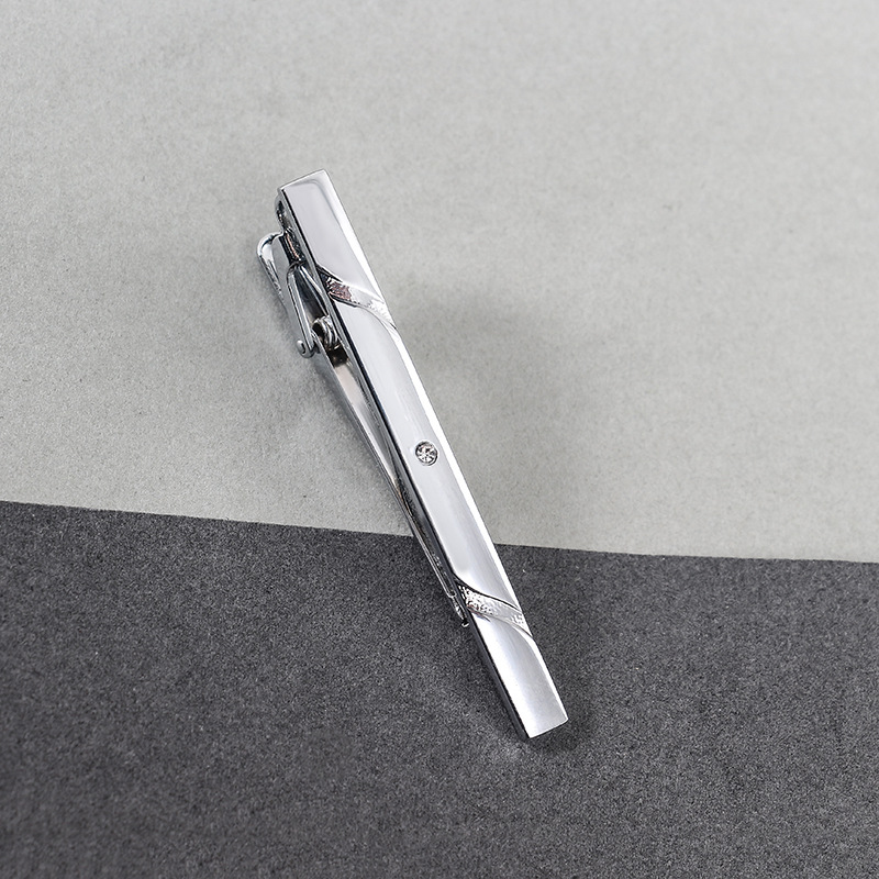 Brushed Metal Diamond Tie Bar